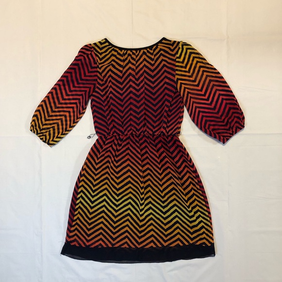 Sweet Storm Women’s Half Sleeve Pullover Elastic Waist Chevron Silk Dress S - Picture 10 of 10